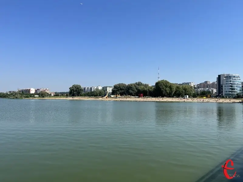 Два пляжі на Хмельниччині визнали небезпечними для купання через якість води