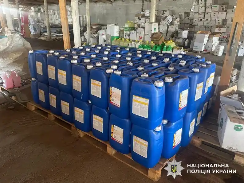 Масштабна схема фальсифікації агрохімії: поліція викрила підпільне виробництво на 100 мільйонів гривень