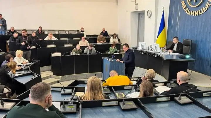 Хмельницька міськрада затвердила нові правила для МАФів та підтримку переселенців