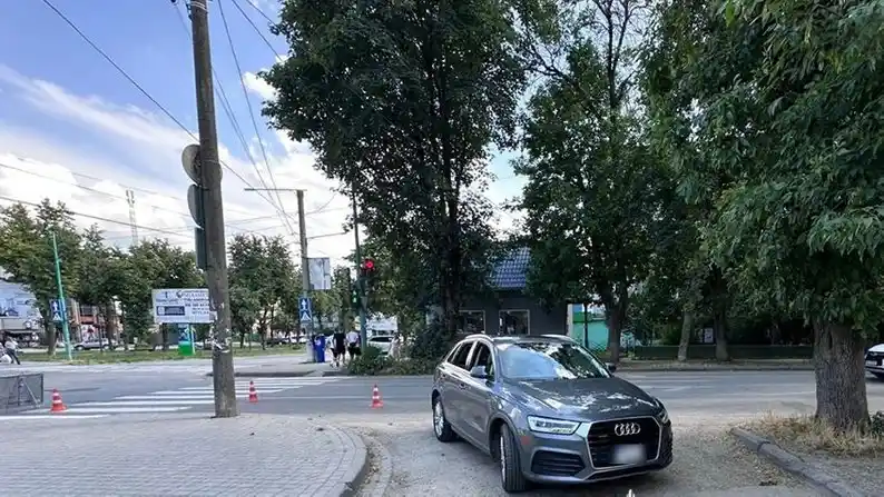 У Кам’янці-Подільському під колесами автомобіля травмувався 13-річний хлопець