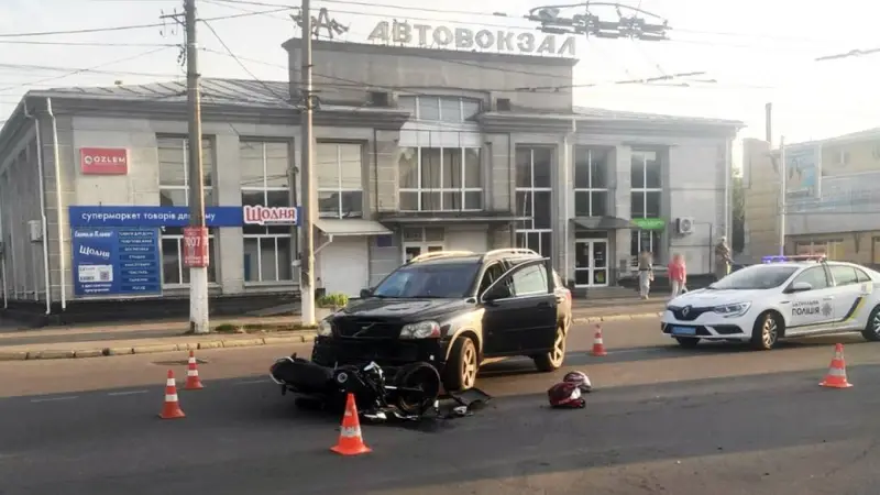 У Хмельницькому районі сталися дві аварії: троє людей потрапили до лікарні