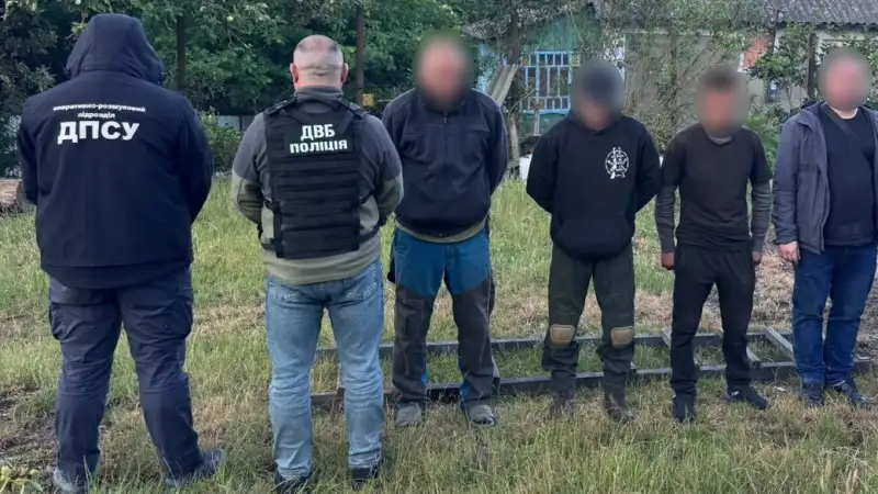 На кордоні з Молдовою затримали жителів кількох областей, які намагалися виїхати за 30 тисяч євро
