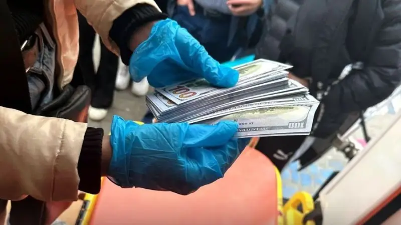 Ексчиновнику прокуратури Хмельниччини інкримінують приховування майже 2 млн грн: ДБР оголосило підозру